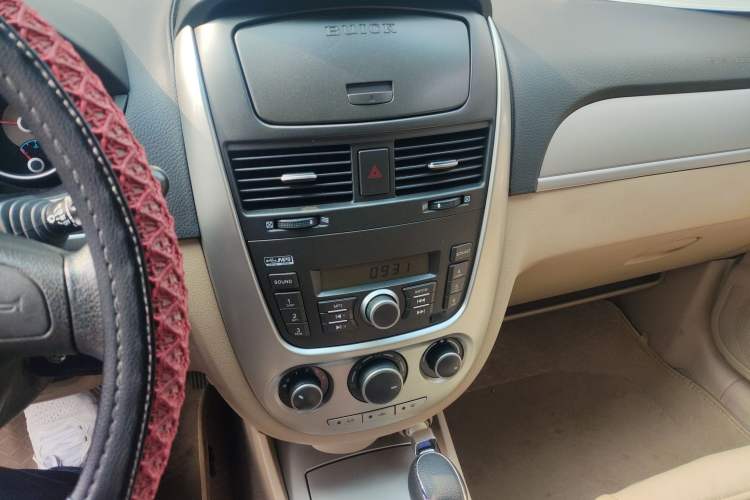 Used Buick Excelle 2013 1.5L Automatic Classic Model
