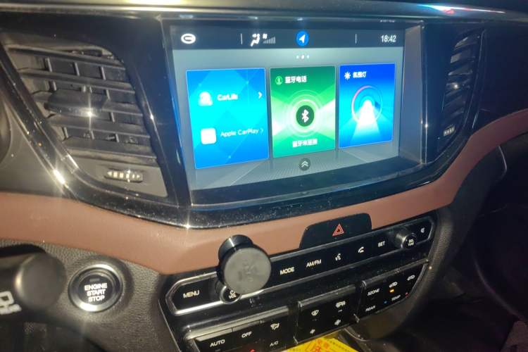 Used GAC Trumpchi GS8 2017 320T Two-Wheel Drive Luxury Smart Connectivity Version (7 Seats)