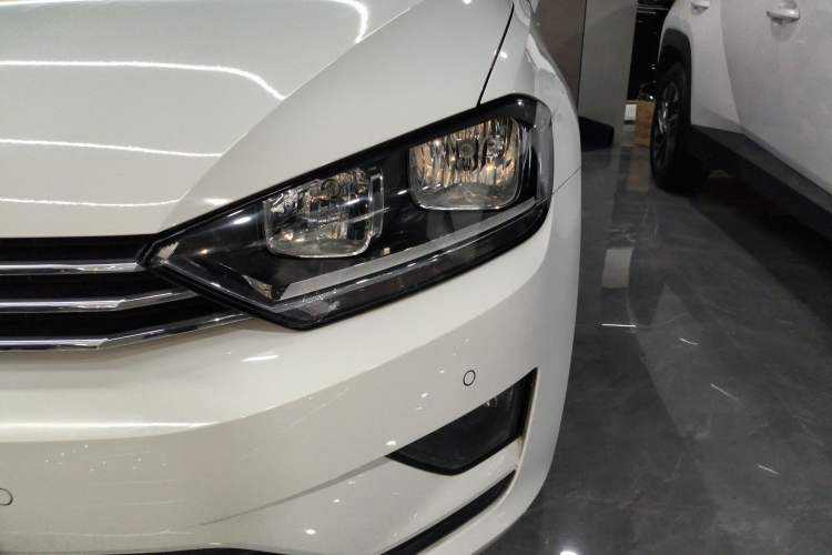 Used Volkswagen Golf Sportsvan 2016 280TSI Automatic Luxury Model Left Front Headlight