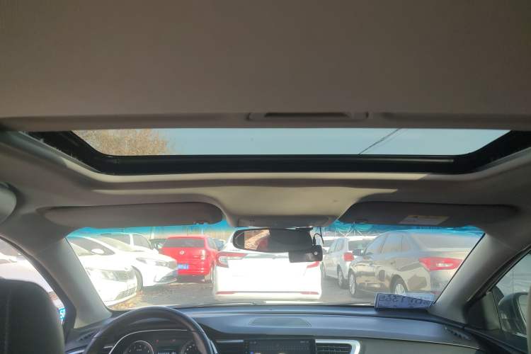 Used Buick Excelle GX 2018 18T Automatic Elite Model Headliner