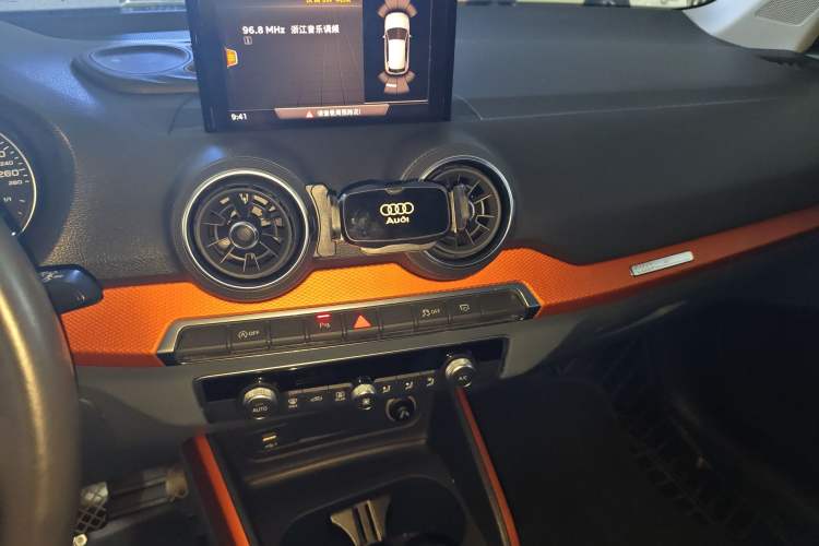 Used Audi Q2L 2018 35 TFSI Fashion Elegant Version China V Audio And AC Panel