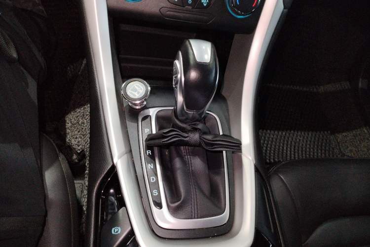 Used Ford Mondeo 2013 1.5L GTDi180 Fashion Edition Gear Lever