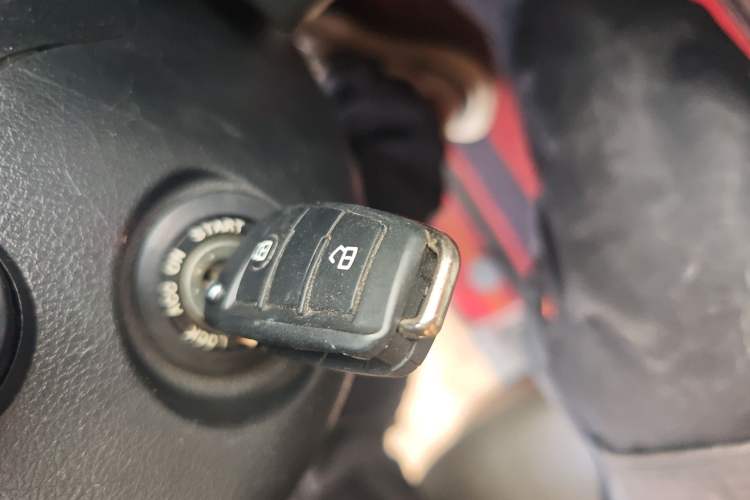 Used JAC Group Refine M5 2013 2.0T Gasoline Automatic Business Edition
