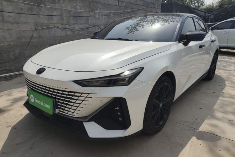 Used CHANGAN UNI-V 2022 1.5T Prestige Version