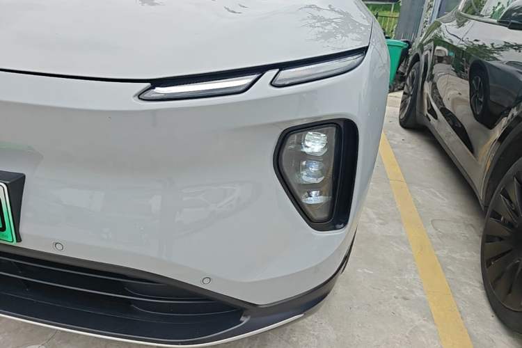 Used Nio EC6 2023 75 kWh