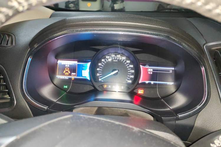 Used Ford Edge 2015 2.0T GTDi Two-Wheel-Drive High-Line Version