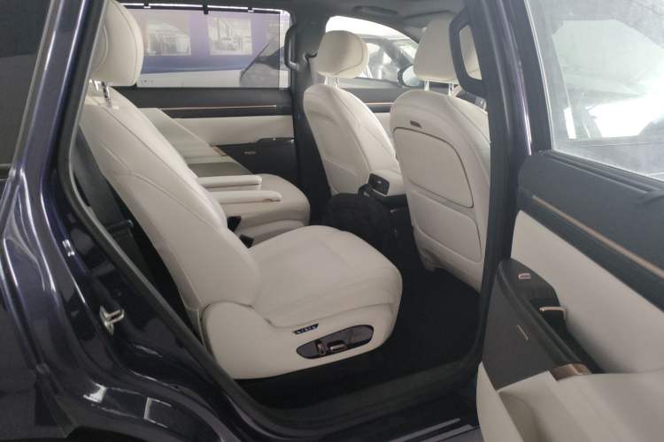 Used Dongfeng eπ eπ008 2024 636Max All-Electric Version 6 Seats