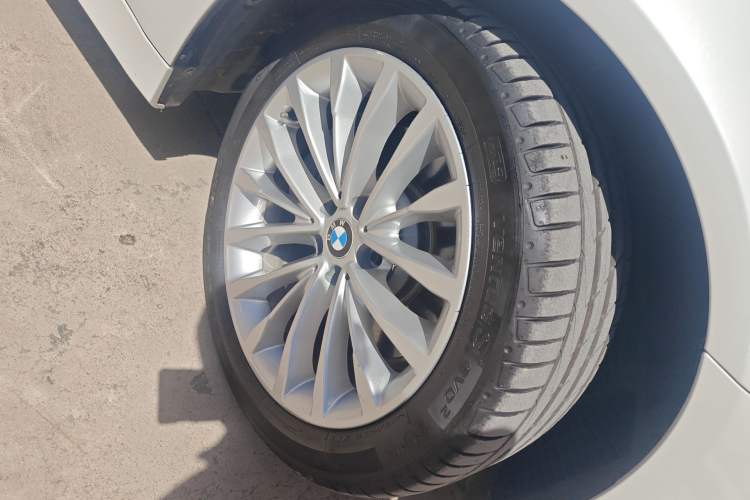 Used BMW 5 Series 2019 530Li Leading Model Luxury Package Right Front Wheel Hub