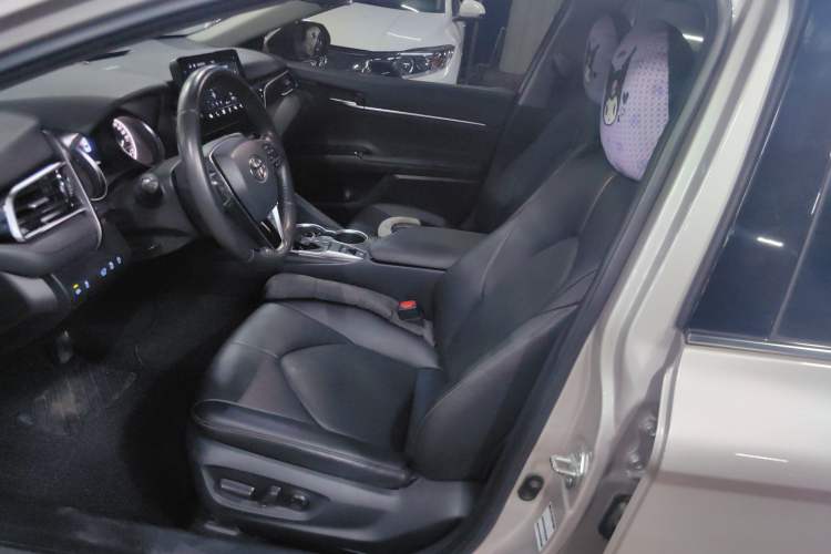 Used Toyota Camry 2021 2.0G Luxury Edition
