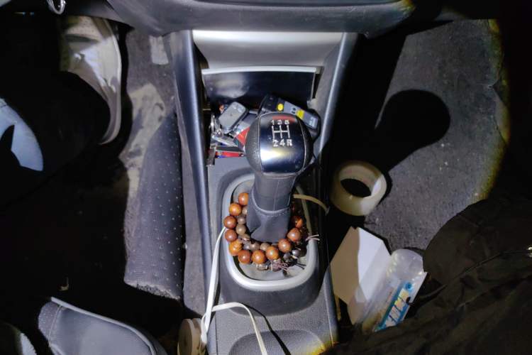 Used Nissan Sylphy 2012 Classic 1.6XE Manual Comfort Edition Gear Lever