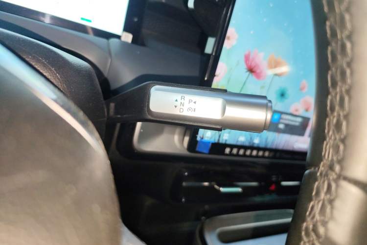 Used AION Y 2023 Plus 510 Smart Edition Gear Lever