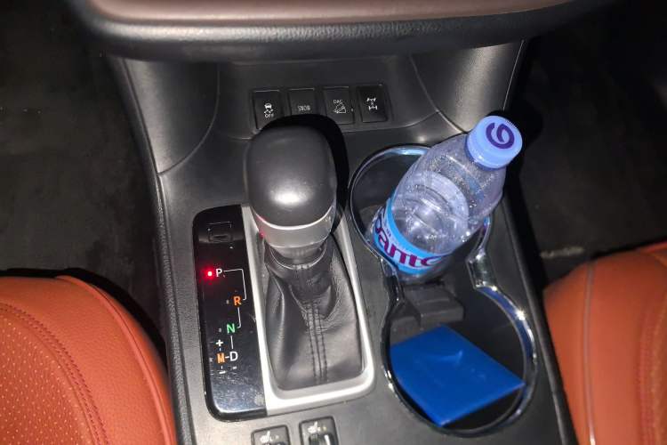 Used Toyota Highlander 2017 2.0T Four-Wheel Drive Luxury Edition 7 Seats