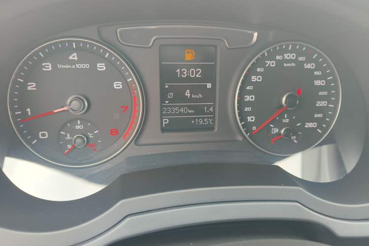 Used Audi Q3 2018 30th Anniversary Edition 30 TFSI Fashion Model Odometer Close Up