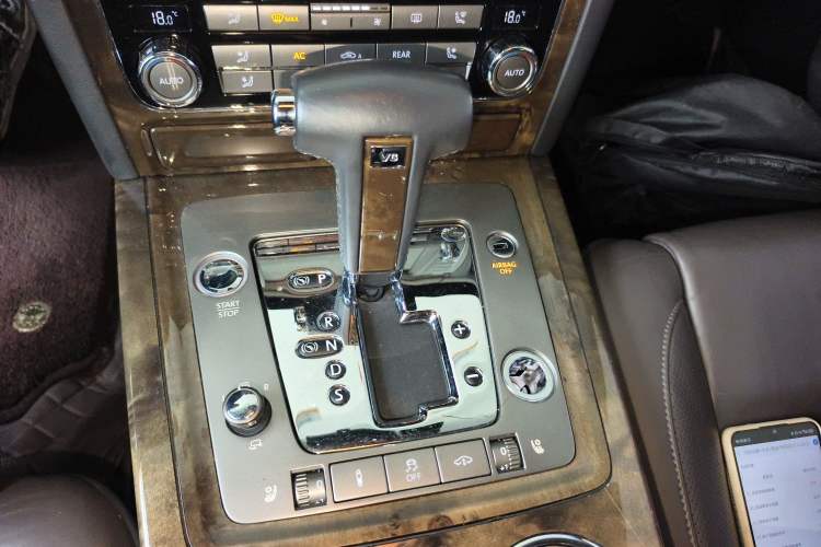 Used Volkswagen Phaeton 2012 3.6L Deluxe Custom Edition
