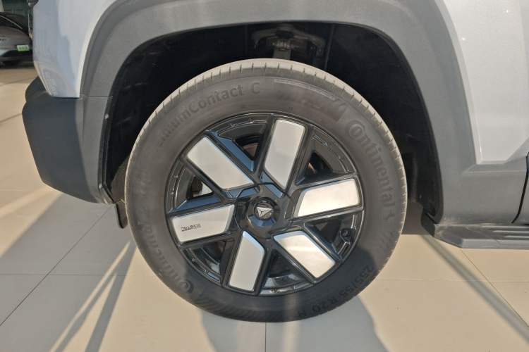 Used Deepal G318 2024 Four-Wheel-Drive Air Suspension Model