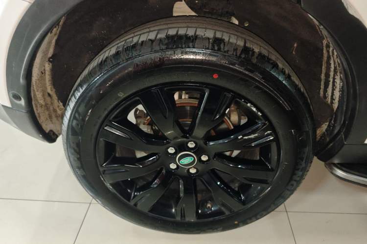 Used Land Rover Discovery Sport 2019 240 PS SE Version China VI Standard
