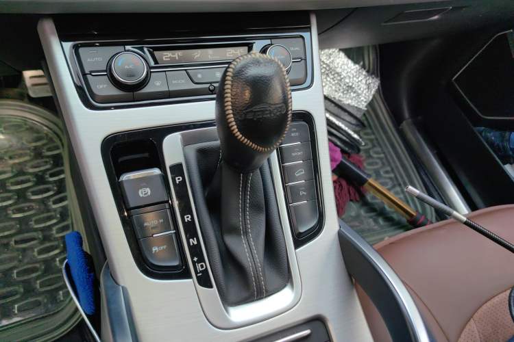 Used Geely Auto Emgrand X7 Sport 2016 1.8TD Automatic ZhiShang Model