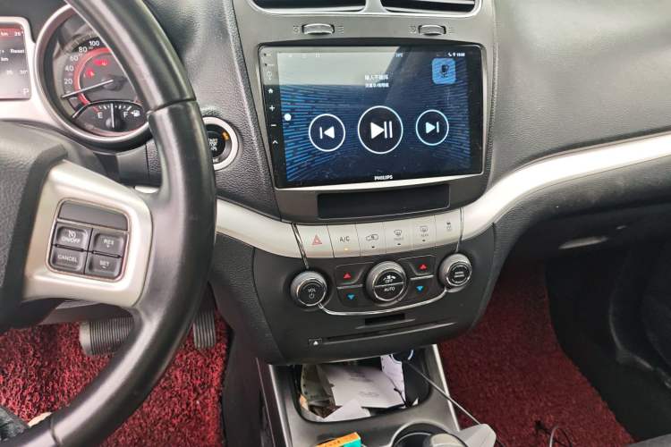 Used Dodge Journey 2013 2.4L Two-Wheel Drive Luxury Version
