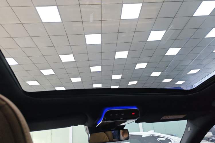 Used Mercedes-Benz E-Class 2025 E 260 L
