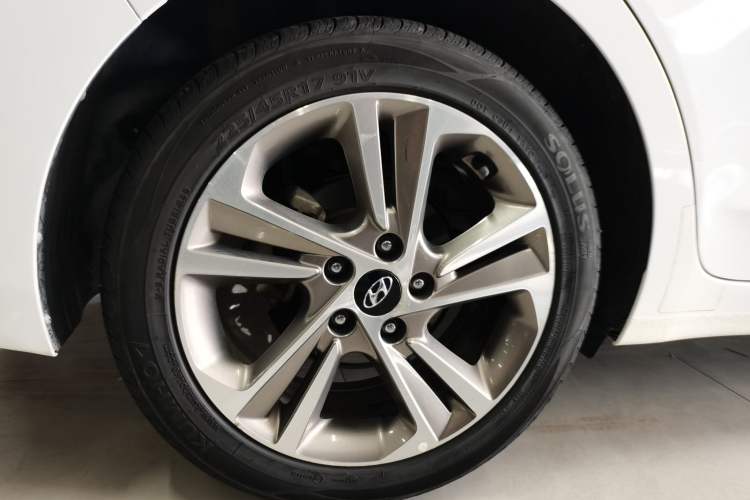 Used Hyundai Elantra (6th Generation / Lingdong) 2016 1.6L Automatic ZhiXuan – Elite Version Right Rear Wheel Hub