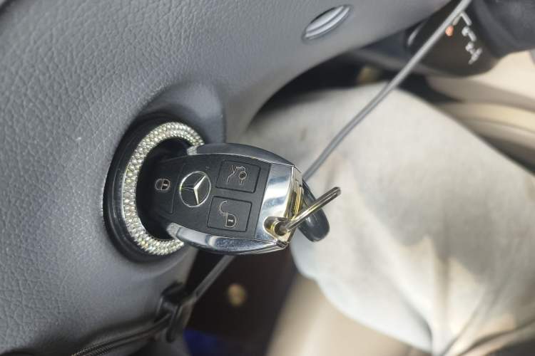 Used Mercedes-Benz Vito 2013 3.0L Elite Edition Vehicle Key