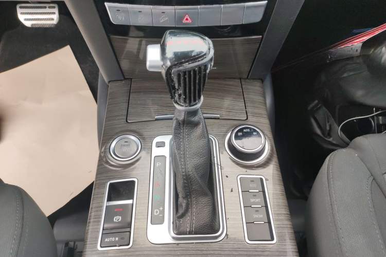 Used Haval H9 2015 2.0T Four-Wheel Drive Standard Model 7 Seats