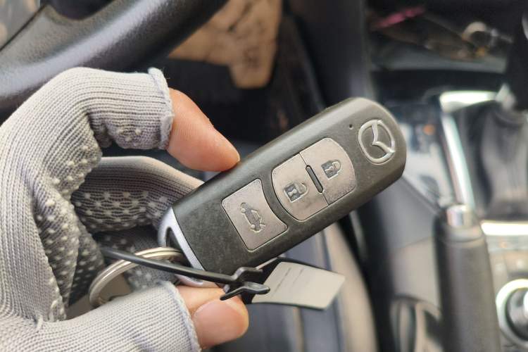 Used Mazda 3 Axela 2014 Sedan 1.5L Automatic Luxury Model