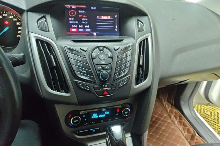 Used Ford Focus 2012 Sedan 1.6L Automatic Fashion Edition