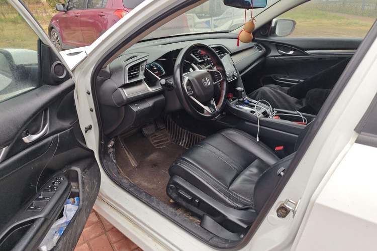 Used Honda Civic 2016 220TURBO CVT Prestige Edition
