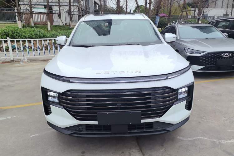 Used JETOUR X70 PLUS 2025 1.5T Luxury Edition 7-Seater