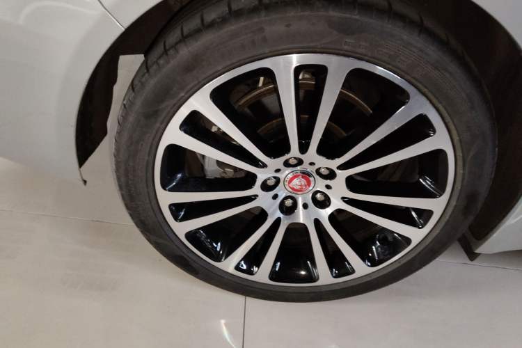 Used Jaguar XFL 2024 2.0T P250 Two-Wheel Drive Prestige Luxury Edition
