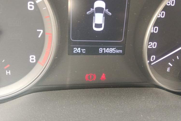 Used Hyundai Elantra (6th Generation / Lingdong) 2016 1.6L Automatic ZhiXuan – Elite Version Odometer Close Up