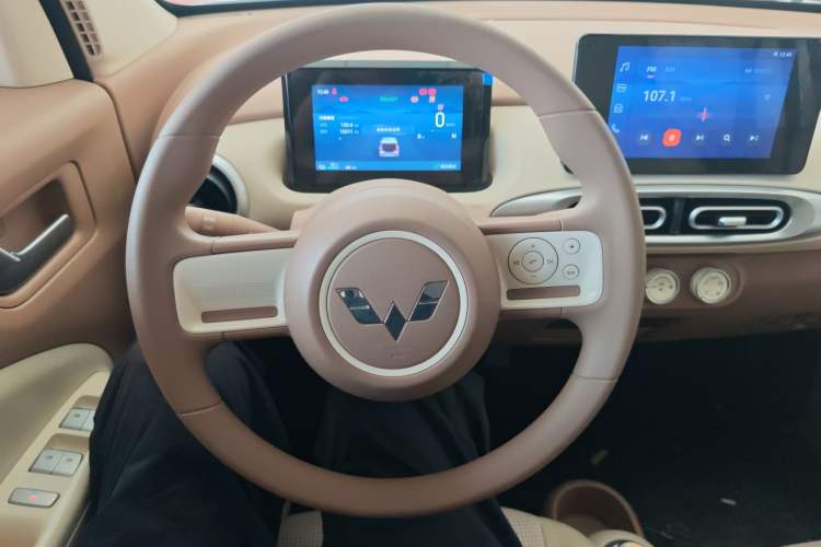 Used Wuling Hongguang MINIEV 2025 Four-Door Version Premium Edition Steering Wheel