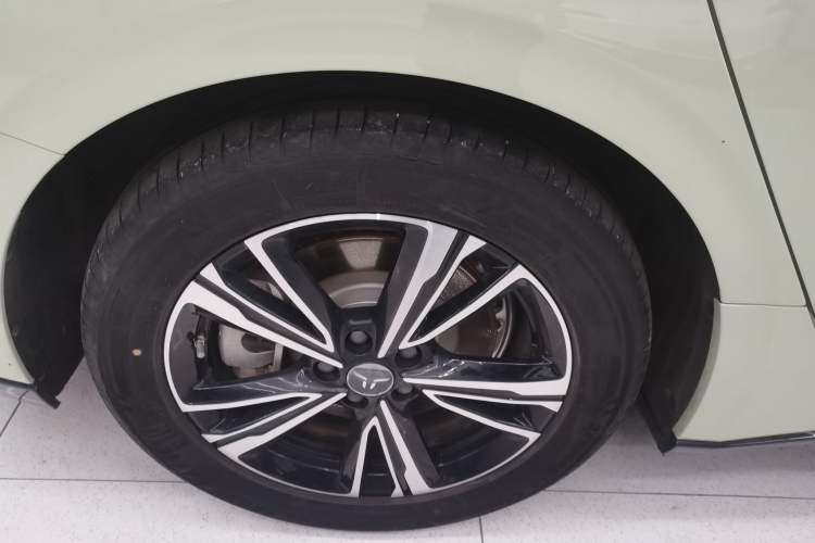 Used Hongqi EH7 2024 690 Pro Right Rear Wheel Hub