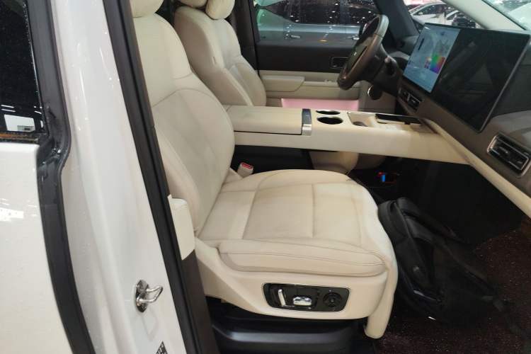 Used Li Auto MEGA 2024 Ultra Model