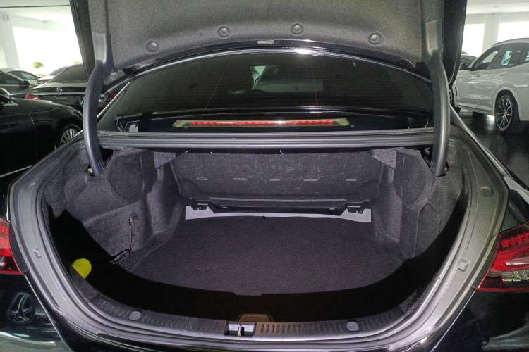 Used Mercedes-Benz E-Class 2023 Updated E 300 L Fashion Edition
