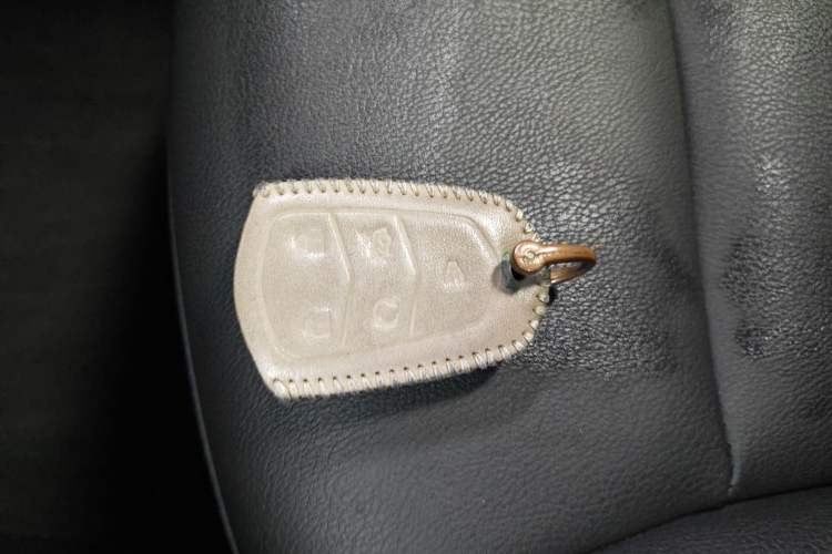 Used Cadillac XT5 2022 2.0T Two-Wheel Drive Luxury Version Vehicle Key