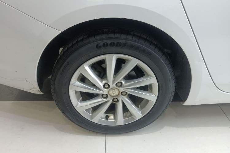 Used Buick Verano 2017 Sedan 15S Automatic Leading Model Right Rear Wheel Hub