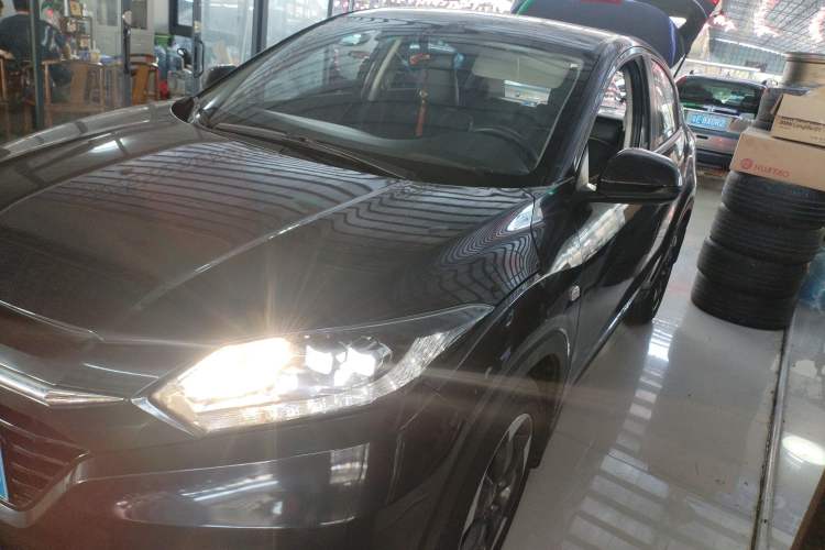 Used Honda Vezel 2016 1.8L CVT Front-Wheel Drive Pioneer Edition