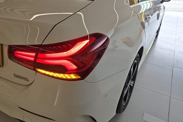 Used Mercedes-Benz A-Class 2022 Revised Version A 200 L Sport Sedan Fashionable Style
