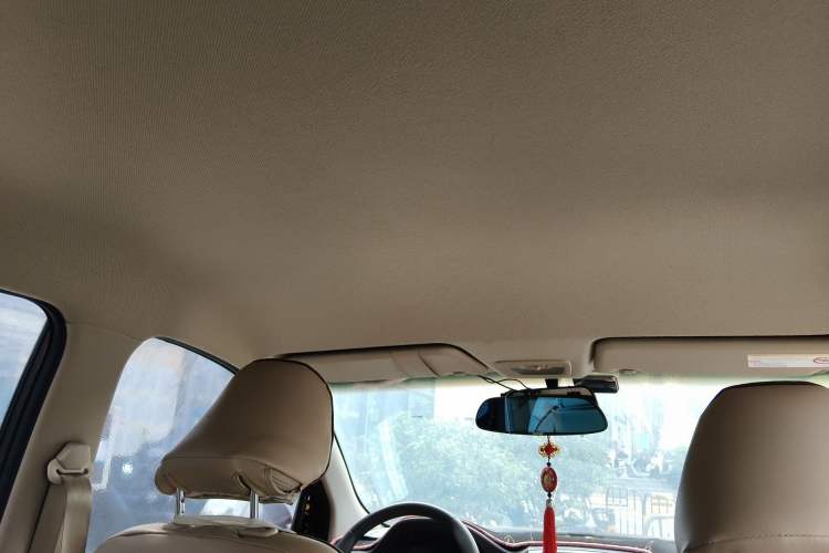 Used Baojun 730 2014 1.5L manual Comfort version 7 seats Headliner