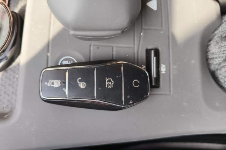 Used BYD Qin PLUS 2025 DM-i Smart Drive 55KM Leading Model Vehicle Key