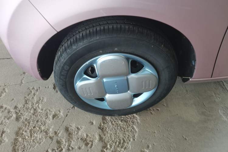 Used Geely Galaxy Panda 2023 Panda Mini 200km Endurance Bear Left Front Wheel Hub