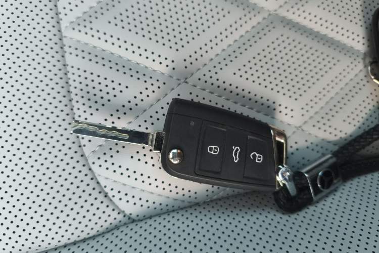 Used Volkswagen Magotan 2025 Revised Version 2 Zhongxiang Edition 330TSI DSG Luxury Trim