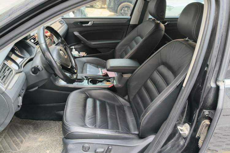 Used Volkswagen Passat 2016 330TSI DSG Luxury Edition Left Front Seat