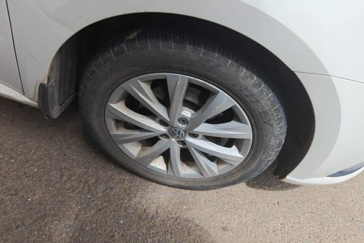 Used Volkswagen Lavida 2017 1.6L Automatic Comfort Edition
