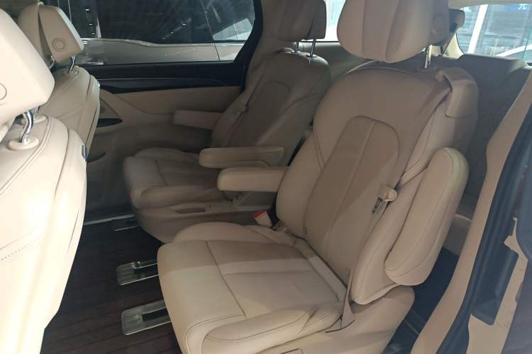 Used Buick GL8 2022 ES Landtrek 653T Luxury Edition