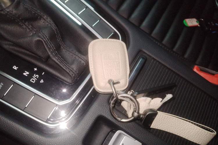 Used Volkswagen Magotan 2019 330TSI DSG Luxury Model China V Standard Vehicle Key