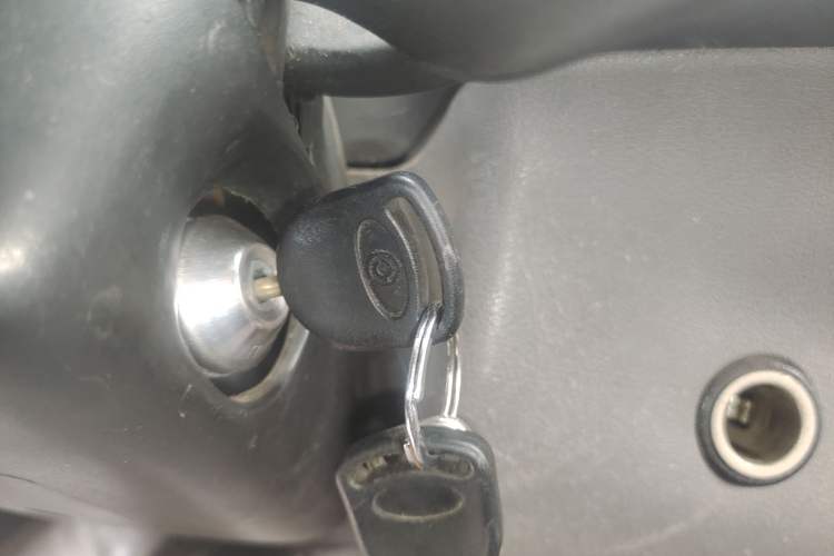 Used Ford Classic Transit 2015 2.8T Diesel Van Short Wheelbase 3-Seater Mid-Roof Long Body Model JX493ZLQ4