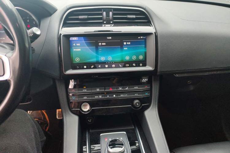 Used Jaguar F-PACE 2019 2.0T Four-Wheel Drive Urban Luxury Edition Audio And AC Panel